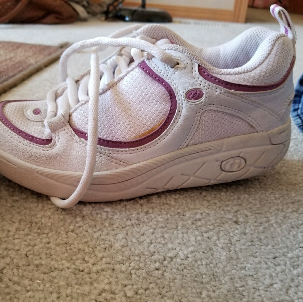 Heelys!! - Picture 2 of 4
